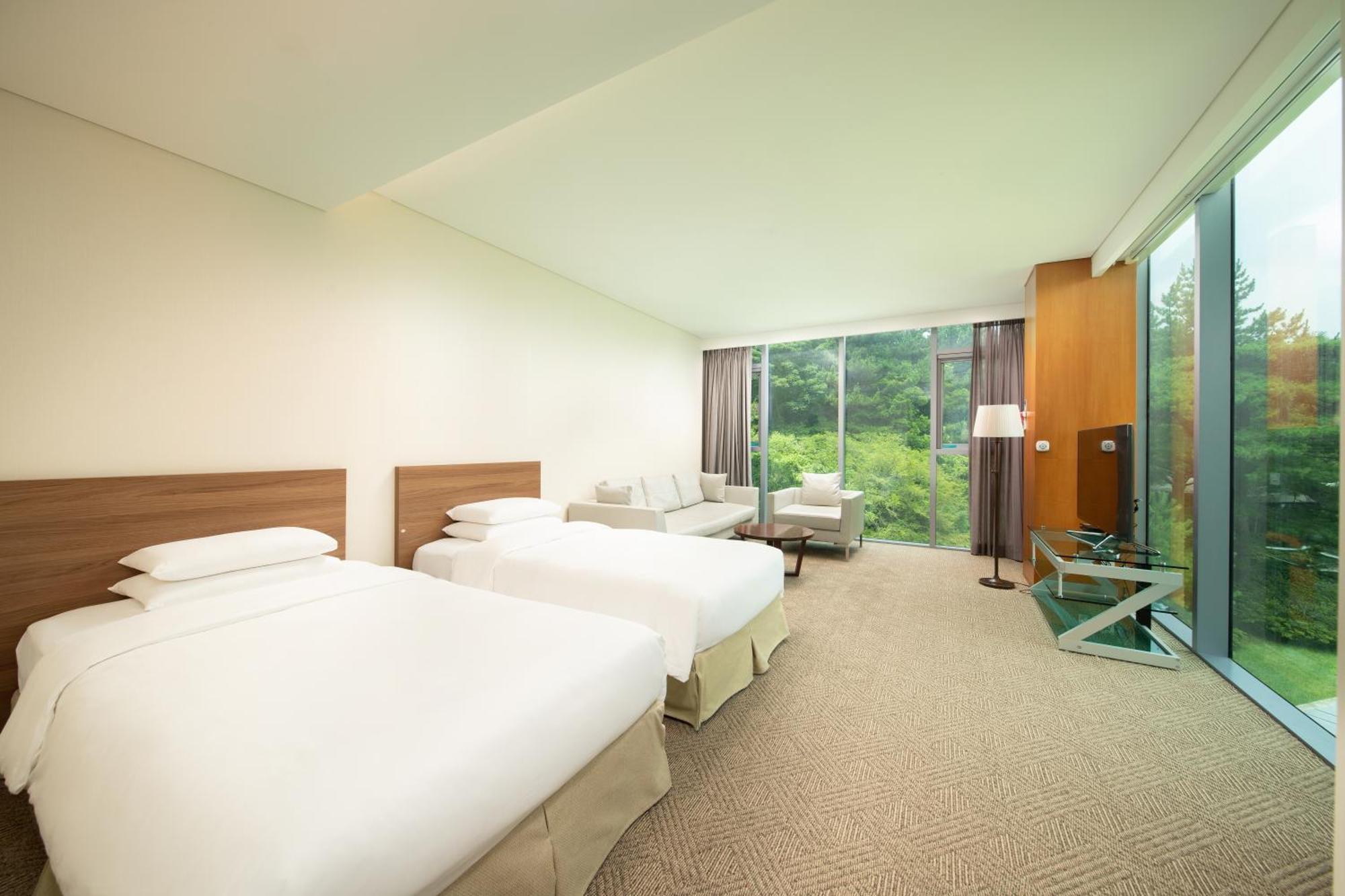 We Jeju Hotel Seogwipo