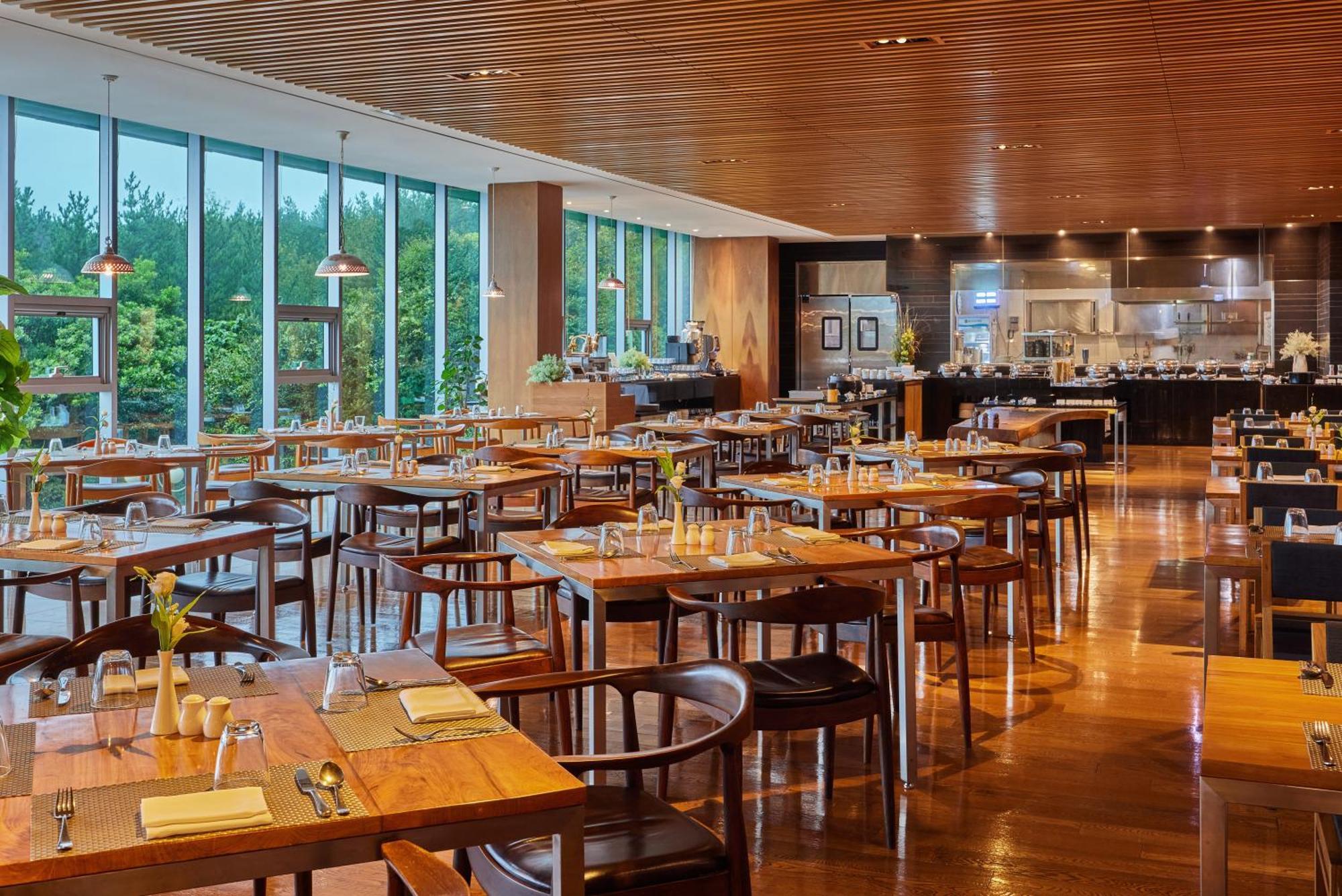 We Jeju 5* Seogwipo
